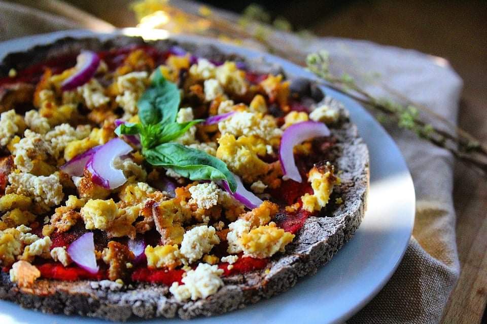 Pizza Di Grano Saraceno Con Tofu Affumicato e Pomodoro - # ...